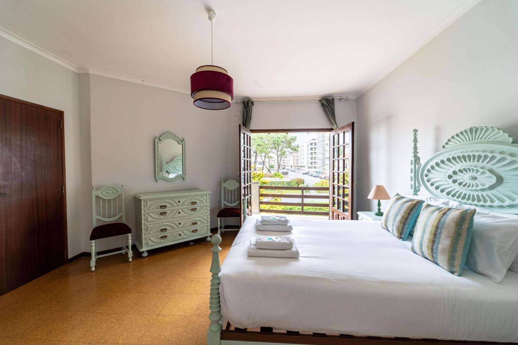 Amorosa Villa, 500M From The Beach By House And People エクステリア 写真