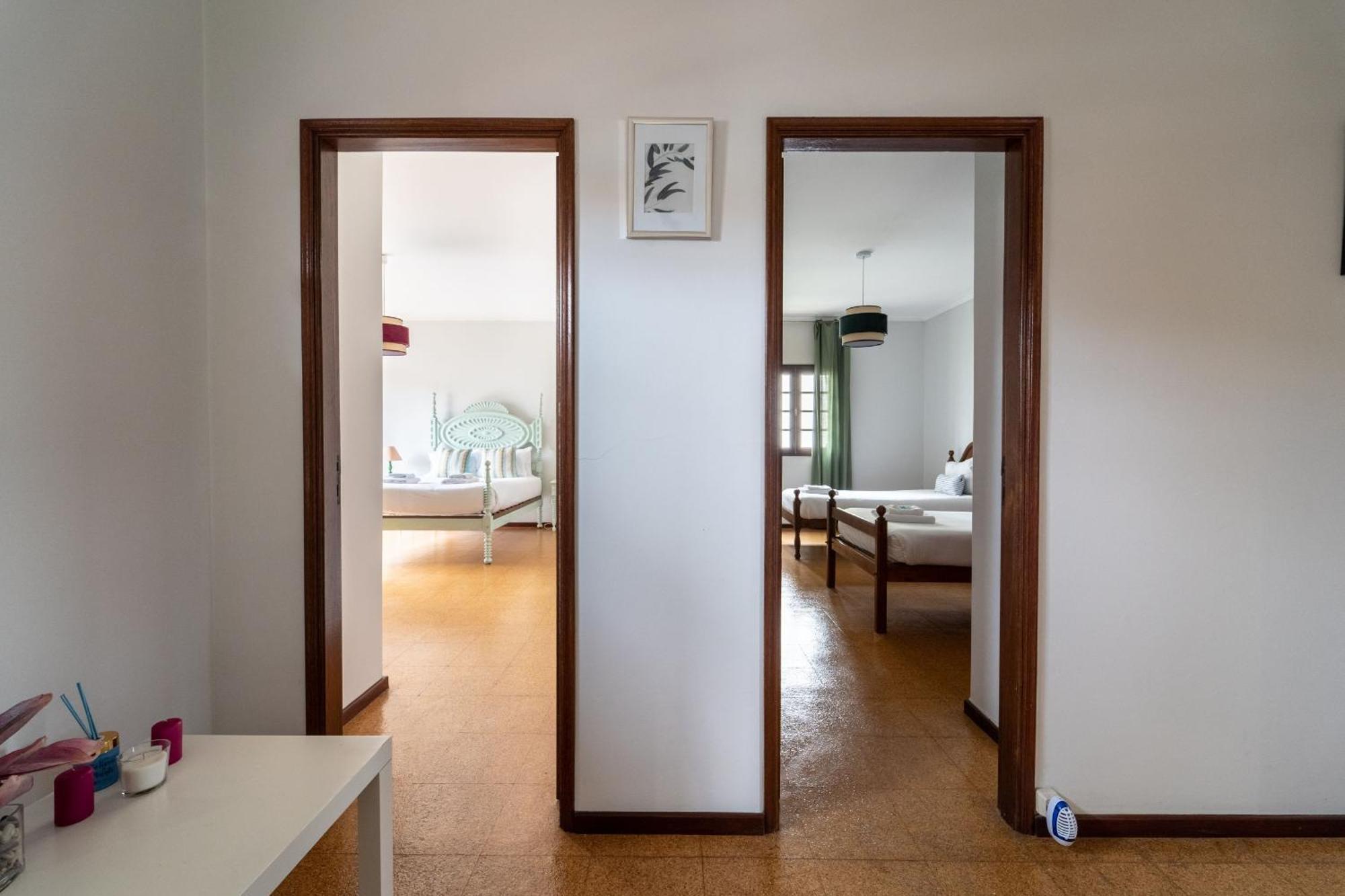 Amorosa Villa, 500M From The Beach By House And People エクステリア 写真