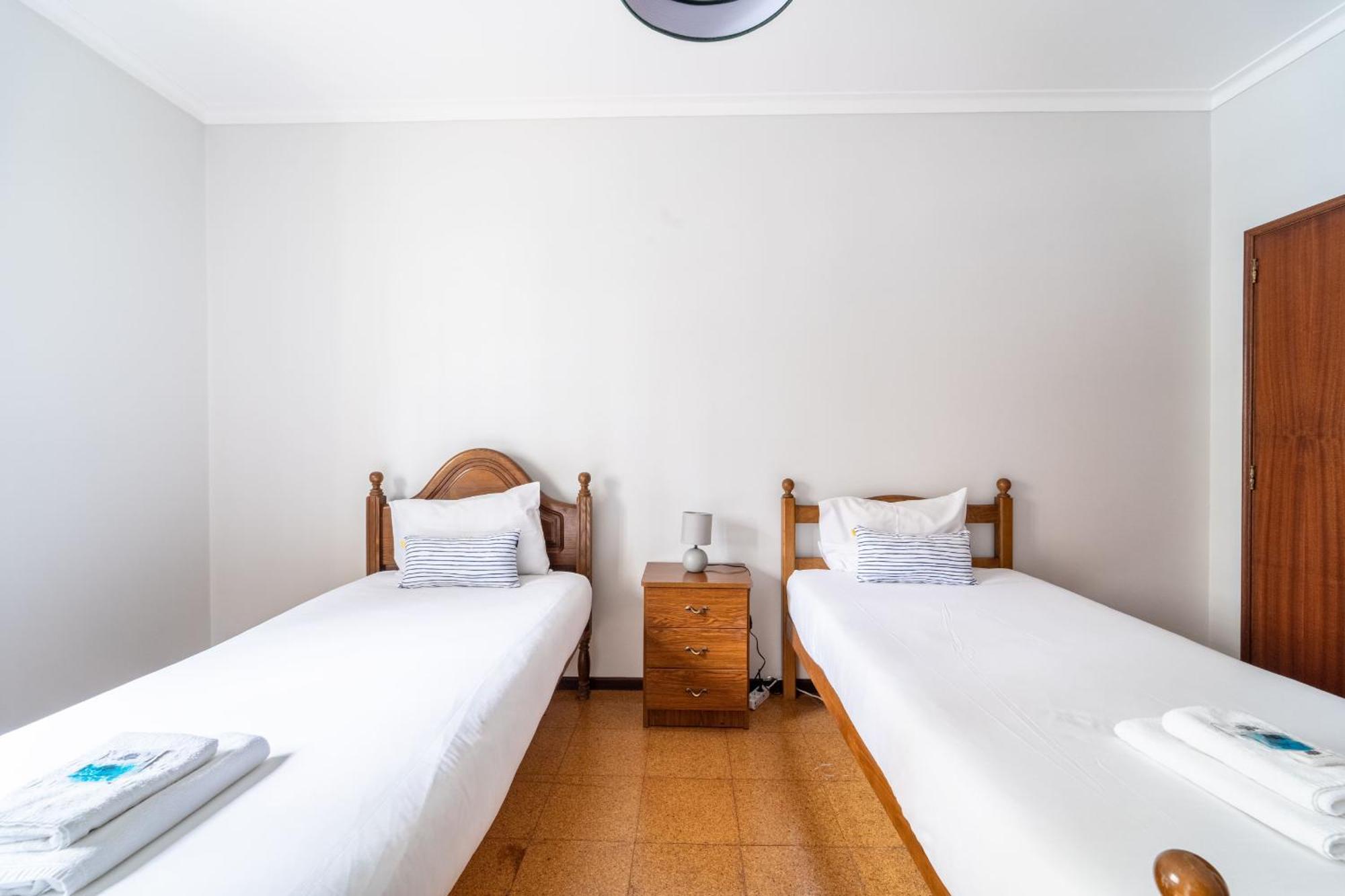 Amorosa Villa, 500M From The Beach By House And People エクステリア 写真