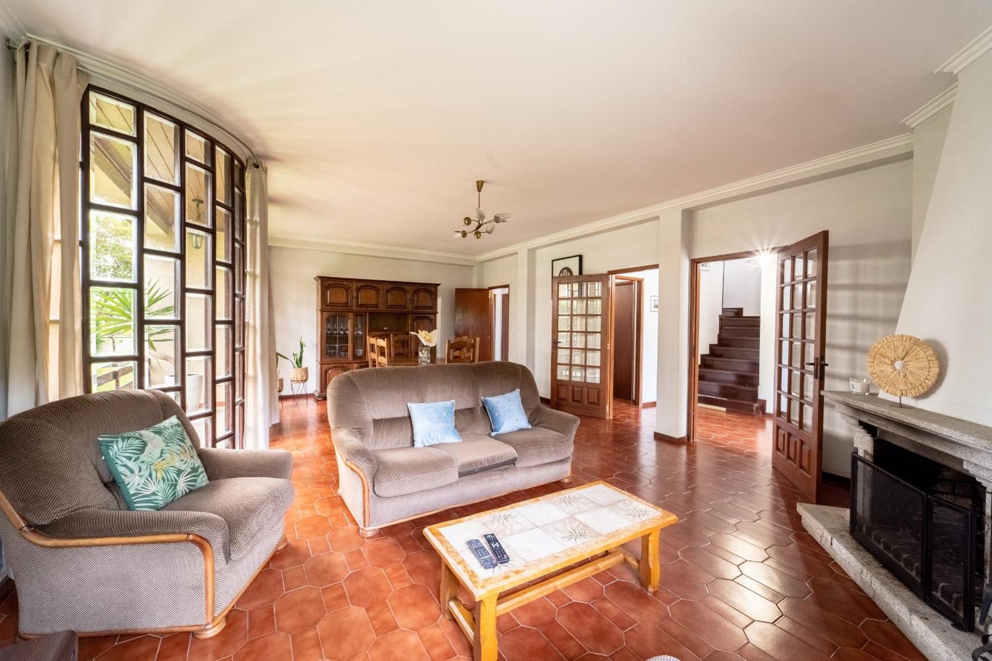 Amorosa Villa, 500M From The Beach By House And People エクステリア 写真