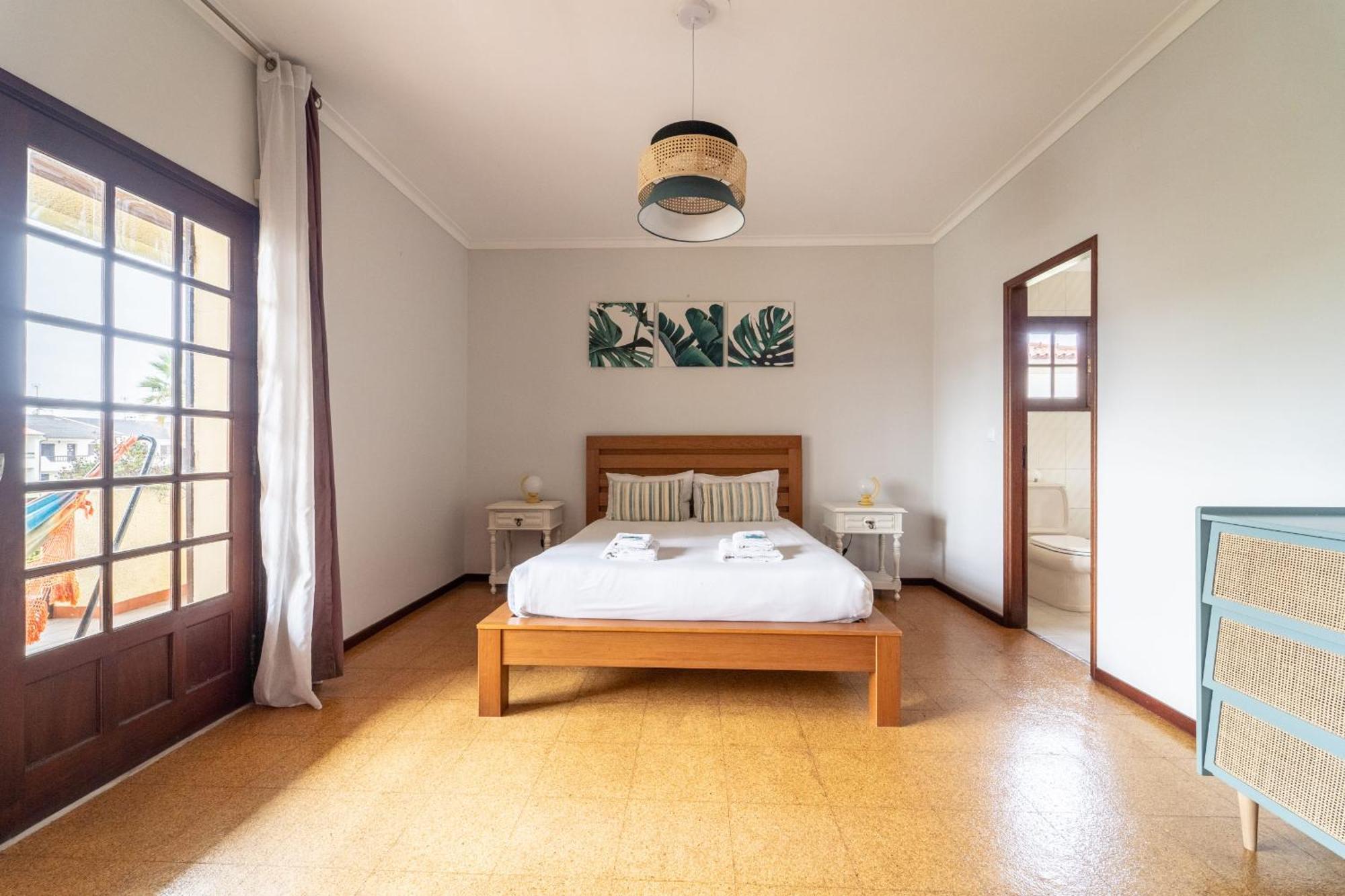 Amorosa Villa, 500M From The Beach By House And People エクステリア 写真