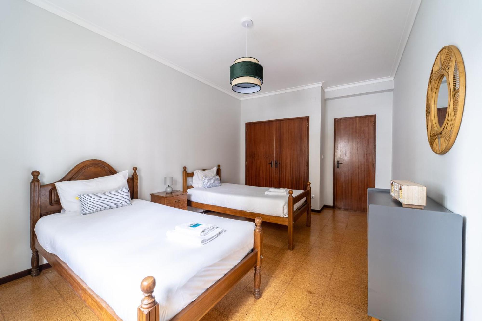 Amorosa Villa, 500M From The Beach By House And People エクステリア 写真